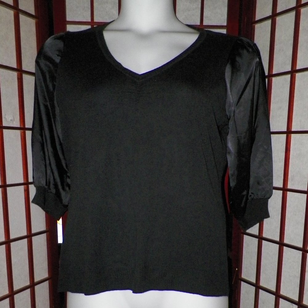 Larry Levine Black V-neck Top